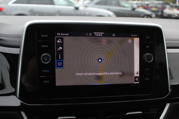 Volkswagen T-Roc 1.5 TSI R-Line Business / Panoramadak / Camera / Navigatie / Blackpack / 19'' / DAB / Stoelverwarming / ACC Volkswagen T-Roc 1.5 TSI R-Line Business / Panoramadak / Camera / Navigatie / Blackpack / 19'' / DAB / Stoelverwarming / ACC