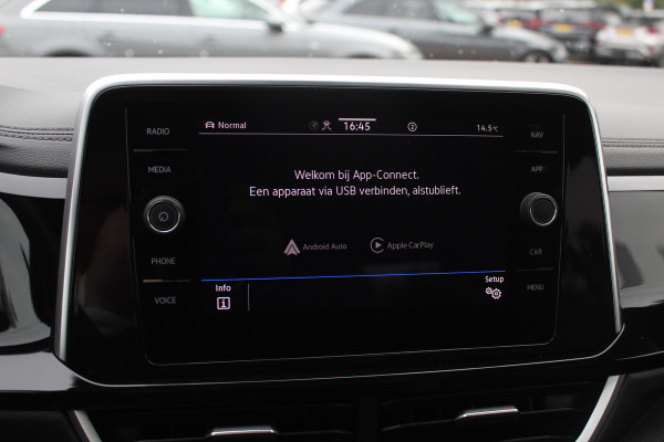 Volkswagen T-Roc 1.5 TSI R-Line Business / Panoramadak / Camera / Navigatie / Blackpack / 19'' / DAB / Stoelverwarming / ACC Volkswagen T-Roc 1.5 TSI R-Line Business / Panoramadak / Camera / Navigatie / Blackpack / 19'' / DAB / Stoelverwarming / ACC