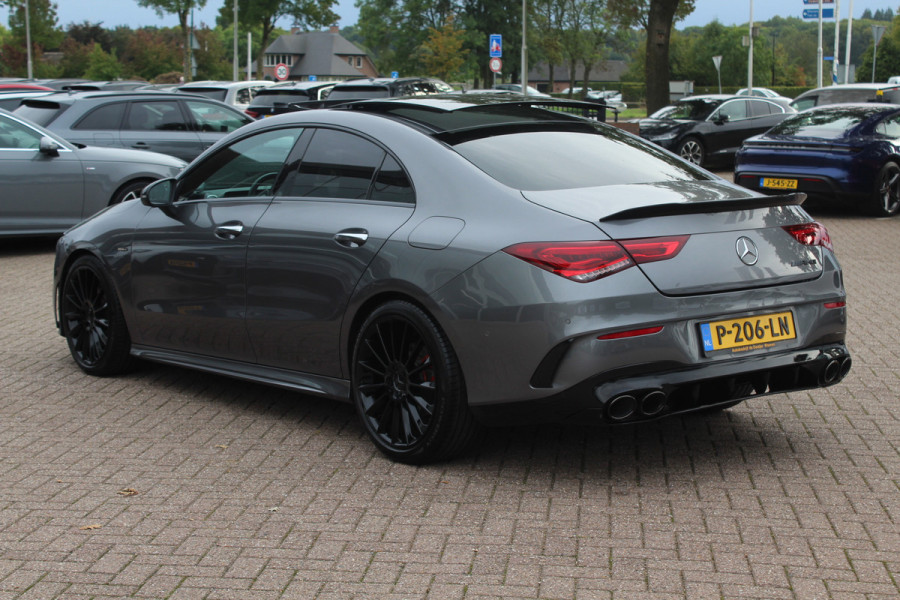 Mercedes-Benz CLA-Klasse 200 Business Solution AMG / A35 AMG Look / Panoramadak / Camera / Leder&Alcantara / Sfeerverlichting / 18'' / DAB / Stoelverwarming / Cruise Control