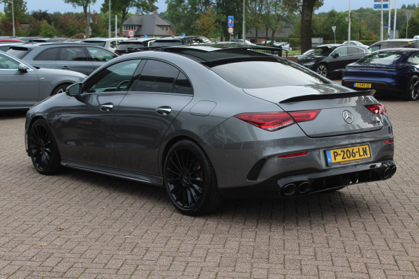 Mercedes-Benz CLA-Klasse 200 Business Solution AMG / A35 AMG Look / Panoramadak / Camera / Leder&Alcantara / Sfeerverlichting / 18'' / DAB / Stoelverwarming / Cruise Control