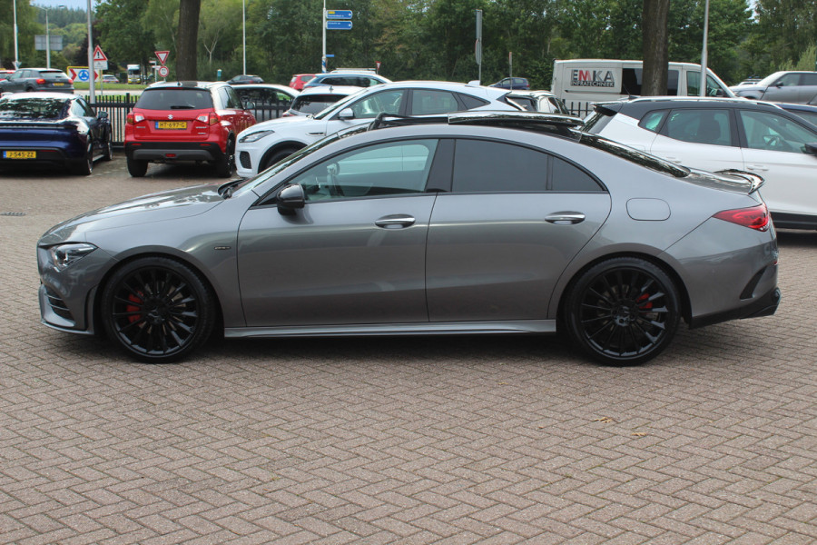 Mercedes-Benz CLA-Klasse 200 Business Solution AMG / A35 AMG Look / Panoramadak / Camera / Leder&Alcantara / Sfeerverlichting / 18'' / DAB / Stoelverwarming / Cruise Control