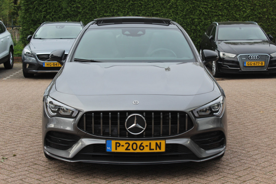 Mercedes-Benz CLA-Klasse 200 Business Solution AMG / A35 AMG Look / Panoramadak / Camera / Leder&Alcantara / Sfeerverlichting / 18'' / DAB / Stoelverwarming / Cruise Control