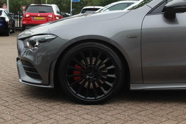 Mercedes-Benz CLA-Klasse 200 Business Solution AMG / A35 AMG Look / Panoramadak / Camera / Leder&Alcantara / Sfeerverlichting / 18'' / DAB / Stoelverwarming / Cruise Control