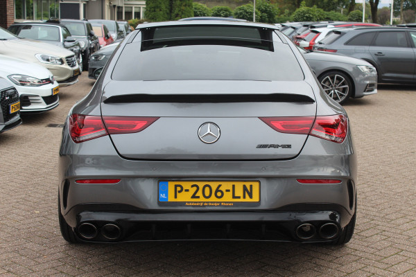 Mercedes-Benz CLA-Klasse 200 Business Solution AMG / A35 AMG Look / Panoramadak / Camera / Leder&Alcantara / Sfeerverlichting / 18'' / DAB / Stoelverwarming / Cruise Control