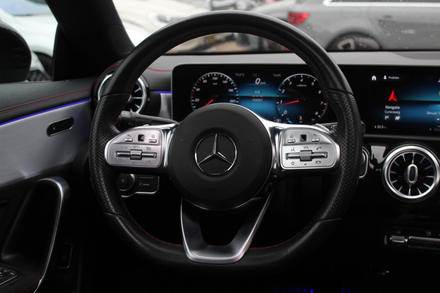 Mercedes-Benz CLA-Klasse 200 Business Solution AMG / A35 AMG Look / Panoramadak / Camera / Leder&Alcantara / Sfeerverlichting / 18'' / DAB / Stoelverwarming / Cruise Control
