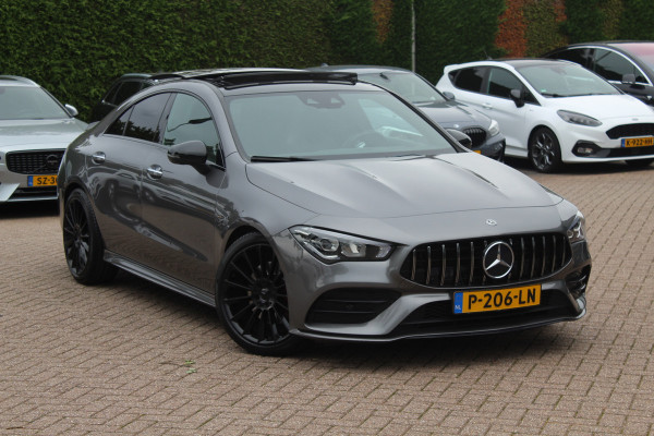 Mercedes-Benz CLA-Klasse 200 Business Solution AMG / A35 AMG Look / Panoramadak / Camera / Leder&Alcantara / Sfeerverlichting / 18'' / DAB / Stoelverwarming / Cruise Control