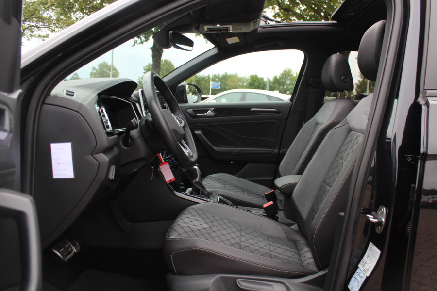 Volkswagen T-Roc 1.5 TSI R-Line Business / Panoramadak / Camera / Navigatie / Blackpack / 19'' / DAB / Stoelverwarming / ACC Volkswagen T-Roc 1.5 TSI R-Line Business / Panoramadak / Camera / Navigatie / Blackpack / 19'' / DAB / Stoelverwarming / ACC