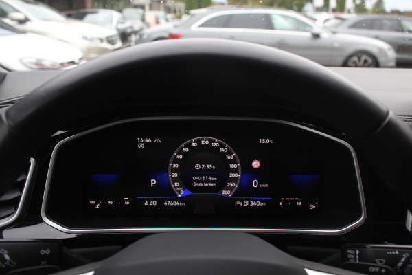 Volkswagen T-Roc 1.5 TSI R-Line Business / Panoramadak / Camera / Navigatie / Blackpack / 19'' / DAB / Stoelverwarming / ACC Volkswagen T-Roc 1.5 TSI R-Line Business / Panoramadak / Camera / Navigatie / Blackpack / 19'' / DAB / Stoelverwarming / ACC