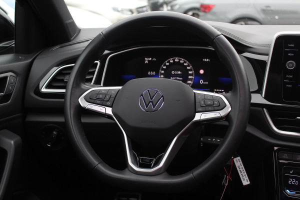 Volkswagen T-Roc 1.5 TSI R-Line Business / Panoramadak / Camera / Navigatie / Blackpack / 19'' / DAB / Stoelverwarming / ACC Volkswagen T-Roc 1.5 TSI R-Line Business / Panoramadak / Camera / Navigatie / Blackpack / 19'' / DAB / Stoelverwarming / ACC