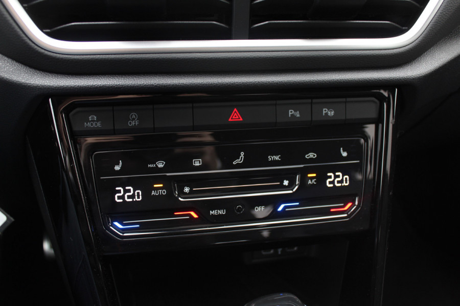 Volkswagen T-Roc 1.5 TSI R-Line Business / Panoramadak / Camera / Navigatie / Blackpack / 19'' / DAB / Stoelverwarming / ACC Volkswagen T-Roc 1.5 TSI R-Line Business / Panoramadak / Camera / Navigatie / Blackpack / 19'' / DAB / Stoelverwarming / ACC