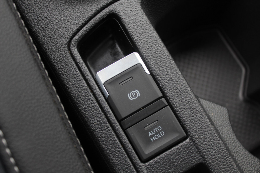 Volkswagen T-Roc 1.5 TSI R-Line Business / Panoramadak / Camera / Navigatie / Blackpack / 19'' / DAB / Stoelverwarming / ACC Volkswagen T-Roc 1.5 TSI R-Line Business / Panoramadak / Camera / Navigatie / Blackpack / 19'' / DAB / Stoelverwarming / ACC