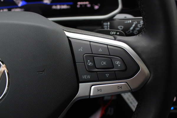 Volkswagen T-Roc 1.5 TSI R-Line Business / Panoramadak / Camera / Navigatie / Blackpack / 19'' / DAB / Stoelverwarming / ACC Volkswagen T-Roc 1.5 TSI R-Line Business / Panoramadak / Camera / Navigatie / Blackpack / 19'' / DAB / Stoelverwarming / ACC