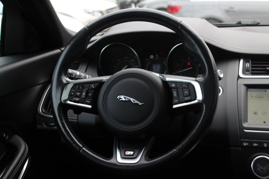 Jaguar E-Pace 2.0 P250 AWD SE / Panoramadak / Camera / Head-up / Leder / 19'' / Meridian / Memory seats / Navigatie / Dodehoek / Stoelverwarming / ACC