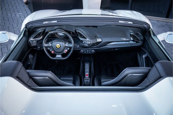 Ferrari 488 3.9 Spider HELE - Passenger Display | Lift | Camera | Carplay