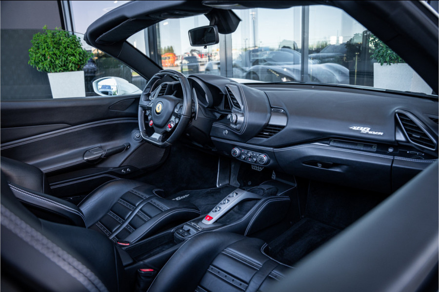 Ferrari 488 3.9 Spider HELE - Passenger Display | Lift | Camera | Carplay