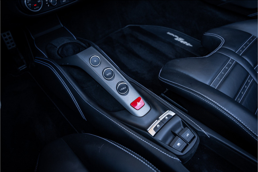 Ferrari 488 3.9 Spider HELE - Passenger Display | Lift | Camera | Carplay