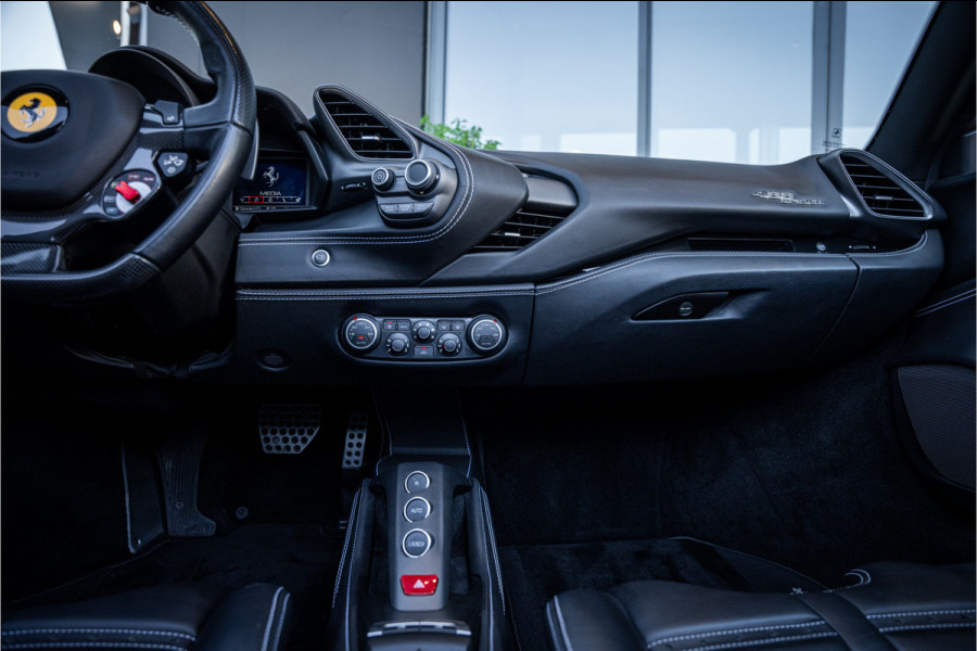 Ferrari 488 3.9 Spider HELE - Passenger Display | Lift | Camera | Carplay
