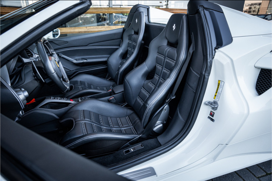 Ferrari 488 3.9 Spider HELE - Passenger Display | Lift | Camera | Carplay
