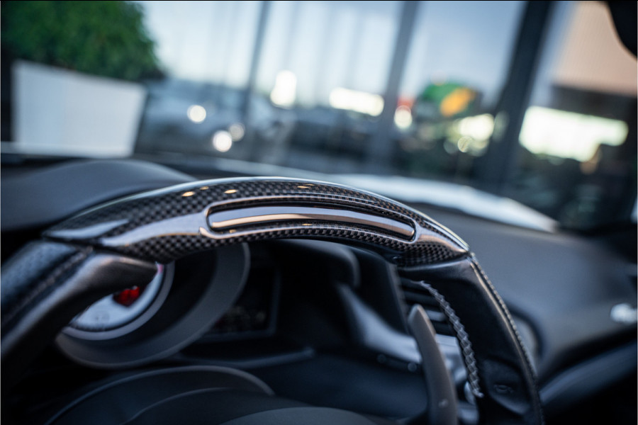 Ferrari 488 3.9 Spider HELE - Passenger Display | Lift | Camera | Carplay