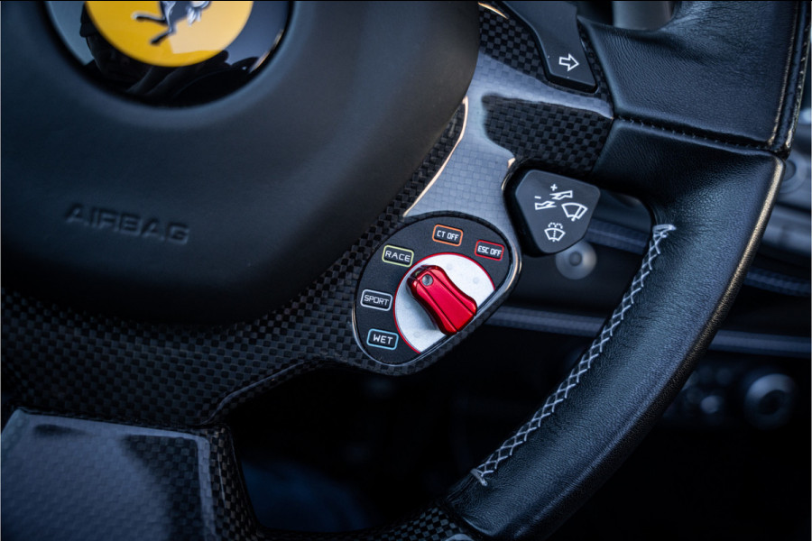 Ferrari 488 3.9 Spider HELE - Passenger Display | Lift | Camera | Carplay
