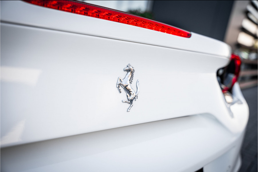 Ferrari 488 3.9 Spider HELE - Passenger Display | Lift | Camera | Carplay