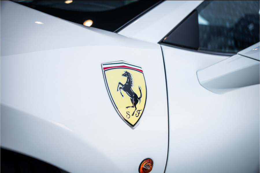 Ferrari 488 3.9 Spider HELE - Passenger Display | Lift | Camera | Carplay