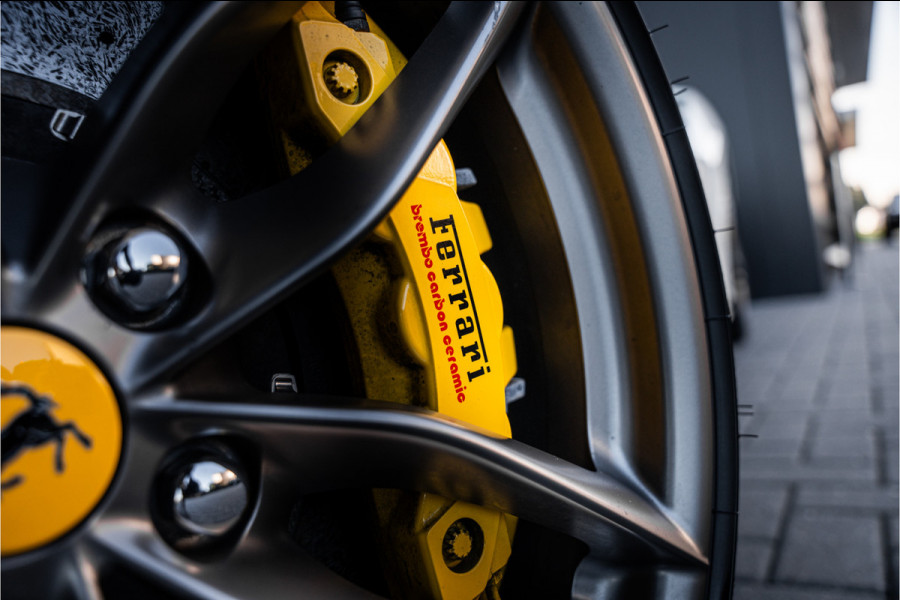 Ferrari 488 3.9 Spider HELE - Passenger Display | Lift | Camera | Carplay