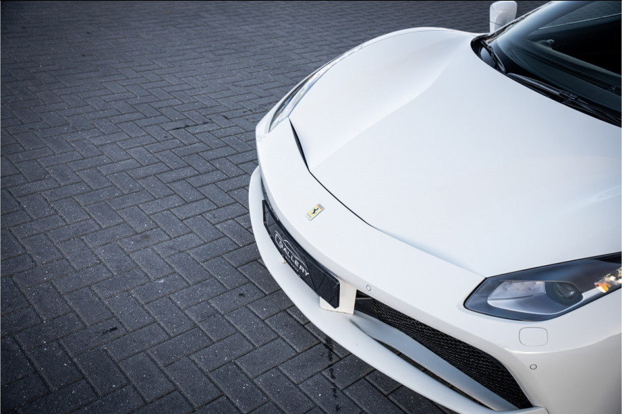 Ferrari 488 3.9 Spider HELE - Passenger Display | Lift | Camera | Carplay