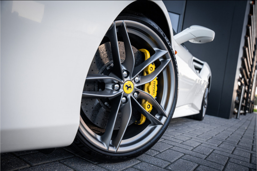 Ferrari 488 3.9 Spider HELE - Passenger Display | Lift | Camera | Carplay