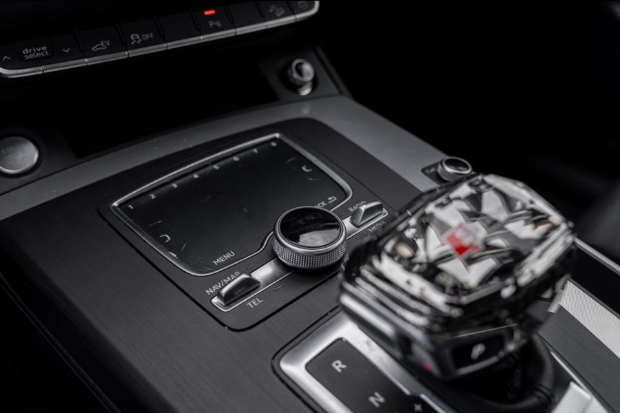 Audi Q5 50 TFSI e Quattro S Edition 300 PK Virtual Adaptive Keyless 19''
