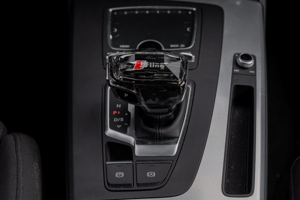 Audi Q5 50 TFSI e Quattro S Edition 300 PK Virtual Adaptive Keyless 19''