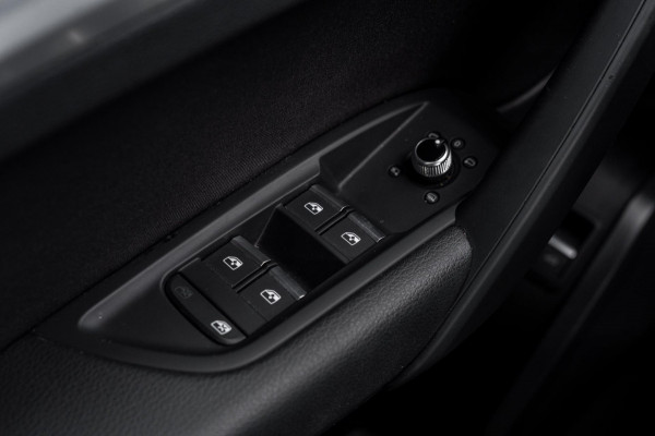Audi Q5 50 TFSI e Quattro S Edition 300 PK Virtual Adaptive Keyless 19''