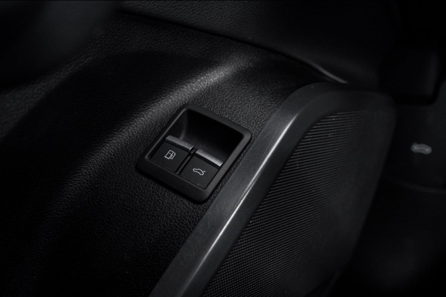 Audi Q5 50 TFSI e Quattro S Edition 300 PK Virtual Adaptive Keyless 19''
