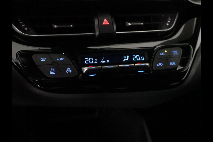 Toyota C-HR 1.8 Hybrid Dynamic Navi. GARANTIE TOT 08-2028! . AFNEEMBARE TREKHAAK. ADAPTIEVE CRUISE CONTROL. PARKEERSENSOREN VOOR & ACHTER. Toyota C-HR 1.8 Hybrid Dynamic Navi. GARANTIE TOT 08-2028! . AFNEEMBARE TREKHAAK. ADAPTIEVE CRUISE CONTROL. PARKEERSENSOREN VOOR & ACHTER.