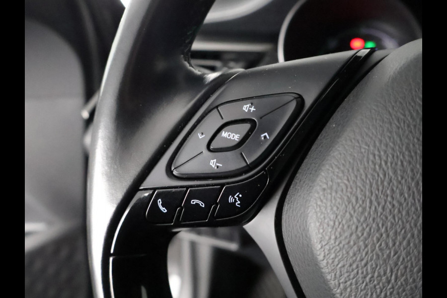 Toyota C-HR 1.8 Hybrid Dynamic Navi. GARANTIE TOT 08-2028! . AFNEEMBARE TREKHAAK. ADAPTIEVE CRUISE CONTROL. PARKEERSENSOREN VOOR & ACHTER. Toyota C-HR 1.8 Hybrid Dynamic Navi. GARANTIE TOT 08-2028! . AFNEEMBARE TREKHAAK. ADAPTIEVE CRUISE CONTROL. PARKEERSENSOREN VOOR & ACHTER.