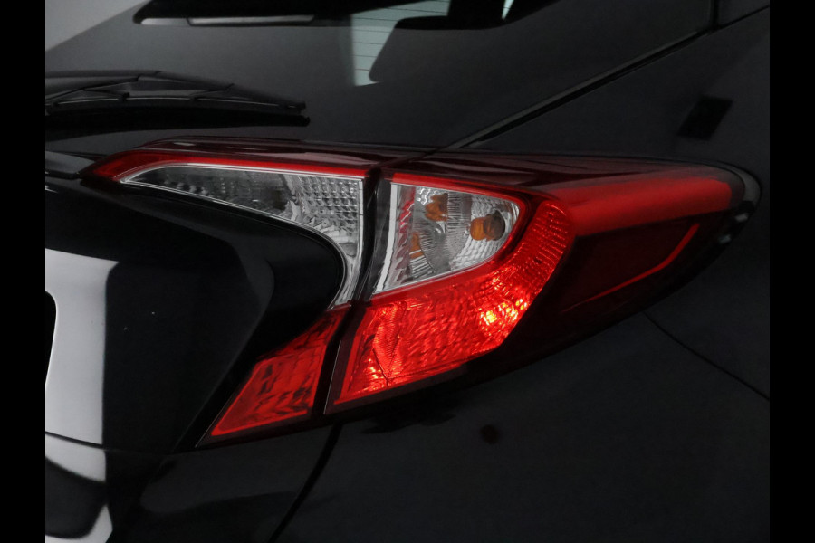 Toyota C-HR 1.8 Hybrid Dynamic Navi. GARANTIE TOT 08-2028! . AFNEEMBARE TREKHAAK. ADAPTIEVE CRUISE CONTROL. PARKEERSENSOREN VOOR & ACHTER. Toyota C-HR 1.8 Hybrid Dynamic Navi. GARANTIE TOT 08-2028! . AFNEEMBARE TREKHAAK. ADAPTIEVE CRUISE CONTROL. PARKEERSENSOREN VOOR & ACHTER.
