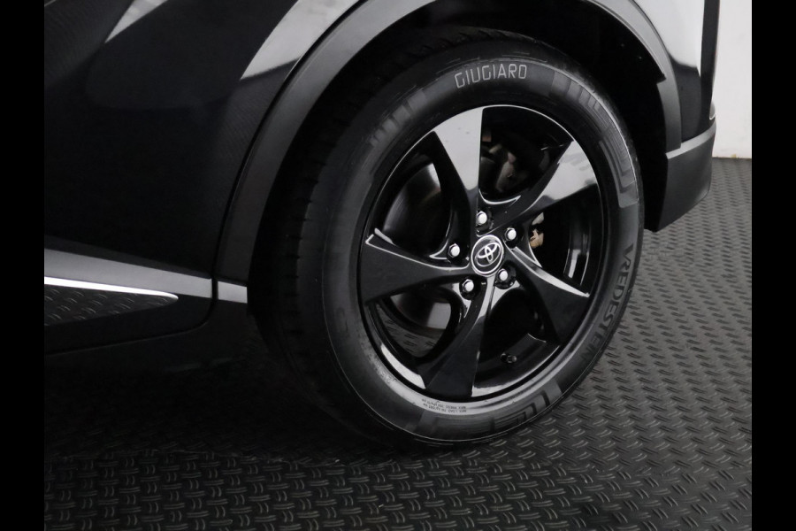 Toyota C-HR 1.8 Hybrid Dynamic Navi. GARANTIE TOT 08-2028! . AFNEEMBARE TREKHAAK. ADAPTIEVE CRUISE CONTROL. PARKEERSENSOREN VOOR & ACHTER. Toyota C-HR 1.8 Hybrid Dynamic Navi. GARANTIE TOT 08-2028! . AFNEEMBARE TREKHAAK. ADAPTIEVE CRUISE CONTROL. PARKEERSENSOREN VOOR & ACHTER.