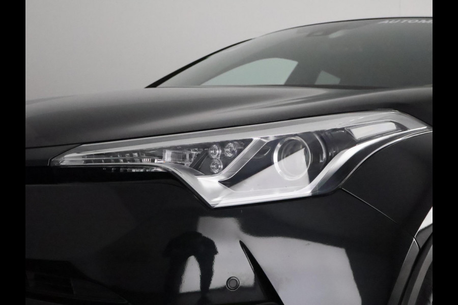 Toyota C-HR 1.8 Hybrid Dynamic Navi. GARANTIE TOT 08-2028! . AFNEEMBARE TREKHAAK. ADAPTIEVE CRUISE CONTROL. PARKEERSENSOREN VOOR & ACHTER. Toyota C-HR 1.8 Hybrid Dynamic Navi. GARANTIE TOT 08-2028! . AFNEEMBARE TREKHAAK. ADAPTIEVE CRUISE CONTROL. PARKEERSENSOREN VOOR & ACHTER.
