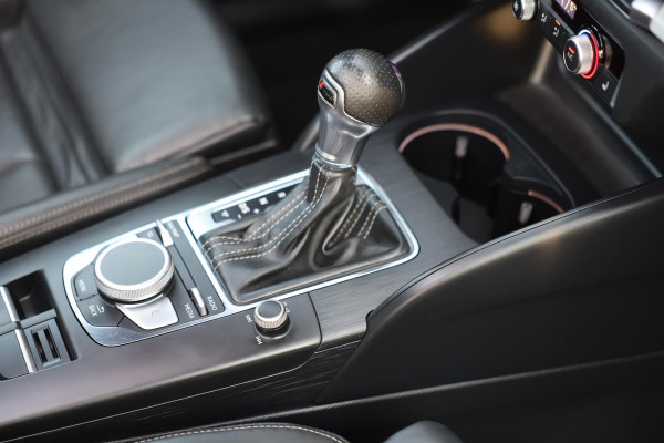 Audi A3 Sportback 35 TFSI 3 x S Line / Aut / NAP / Navi / Leder / Virtual Cockpit / Open Panoramadak / Led / Pdc / Nardo Grey