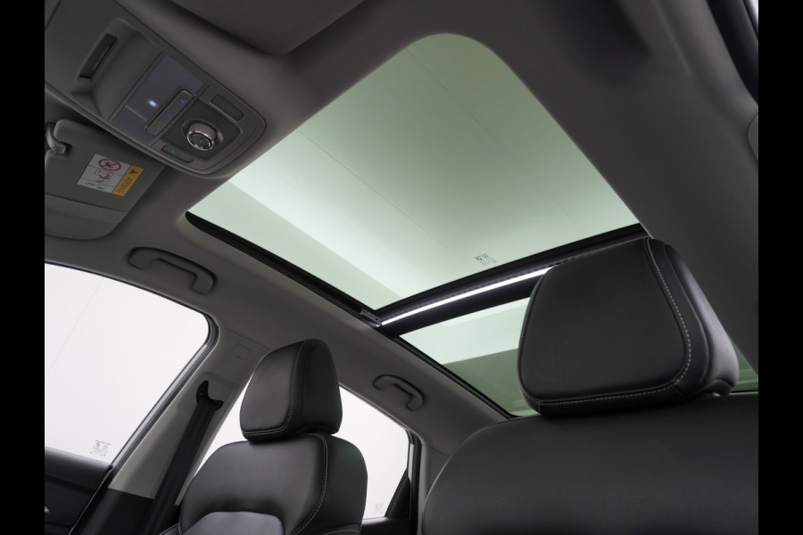 MG Mg Zs gereserveerd EV Luxury 45kWh Leer+elektr. Pano-dak Adaptive-Cr. Camera Navi Airco Apple Carplay Android Auto Stoelverwarming Lmv 17" DAB+ MG Pilot Lane Assist Bluetooth Led 1e Eigenaar Origineel Nederlandse Auto