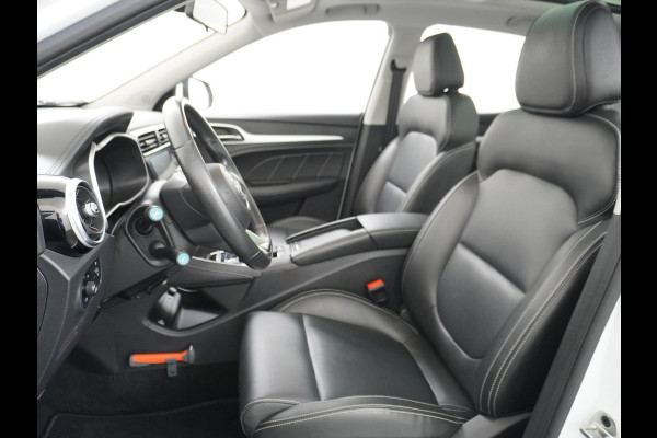 MG Mg Zs gereserveerd EV Luxury 45kWh Leer+elektr. Pano-dak Adaptive-Cr. Camera Navi Airco Apple Carplay Android Auto Stoelverwarming Lmv 17" DAB+ MG Pilot Lane Assist Bluetooth Led 1e Eigenaar Origineel Nederlandse Auto