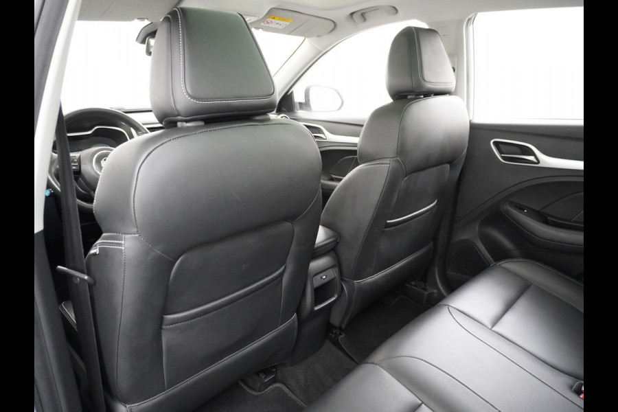MG Mg Zs gereserveerd EV Luxury 45kWh Leer+elektr. Pano-dak Adaptive-Cr. Camera Navi Airco Apple Carplay Android Auto Stoelverwarming Lmv 17" DAB+ MG Pilot Lane Assist Bluetooth Led 1e Eigenaar Origineel Nederlandse Auto