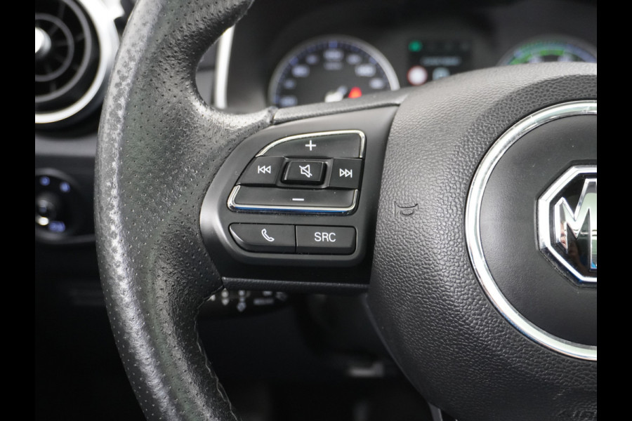 MG Mg Zs gereserveerd EV Luxury 45kWh Leer+elektr. Pano-dak Adaptive-Cr. Camera Navi Airco Apple Carplay Android Auto Stoelverwarming Lmv 17" DAB+ MG Pilot Lane Assist Bluetooth Led 1e Eigenaar Origineel Nederlandse Auto