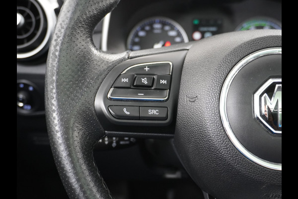 MG Mg Zs gereserveerd EV Luxury 45kWh Leer+elektr. Pano-dak Adaptive-Cr. Camera Navi Airco Apple Carplay Android Auto Stoelverwarming Lmv 17" DAB+ MG Pilot Lane Assist Bluetooth Led 1e Eigenaar Origineel Nederlandse Auto
