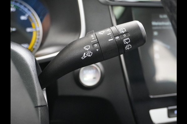 MG Mg Zs gereserveerd EV Luxury 45kWh Leer+elektr. Pano-dak Adaptive-Cr. Camera Navi Airco Apple Carplay Android Auto Stoelverwarming Lmv 17" DAB+ MG Pilot Lane Assist Bluetooth Led 1e Eigenaar Origineel Nederlandse Auto