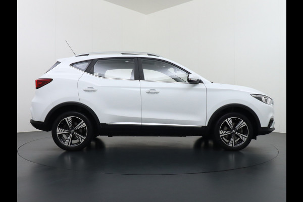 MG Mg Zs gereserveerd EV Luxury 45kWh Leer+elektr. Pano-dak Adaptive-Cr. Camera Navi Airco Apple Carplay Android Auto Stoelverwarming Lmv 17" DAB+ MG Pilot Lane Assist Bluetooth Led 1e Eigenaar Origineel Nederlandse Auto