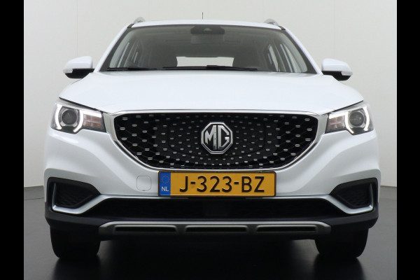 MG Mg Zs gereserveerd EV Luxury 45kWh Leer+elektr. Pano-dak Adaptive-Cr. Camera Navi Airco Apple Carplay Android Auto Stoelverwarming Lmv 17" DAB+ MG Pilot Lane Assist Bluetooth Led 1e Eigenaar Origineel Nederlandse Auto