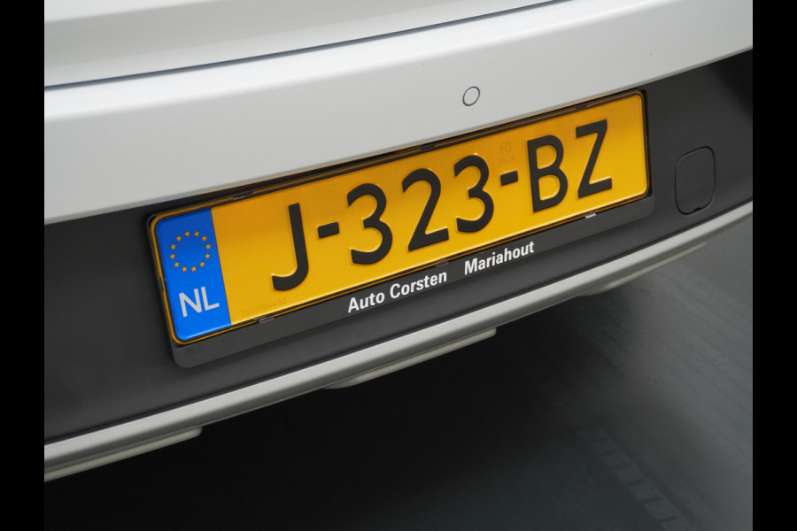 MG Mg Zs gereserveerd EV Luxury 45kWh Leer+elektr. Pano-dak Adaptive-Cr. Camera Navi Airco Apple Carplay Android Auto Stoelverwarming Lmv 17" DAB+ MG Pilot Lane Assist Bluetooth Led 1e Eigenaar Origineel Nederlandse Auto