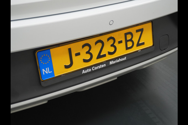 MG Mg Zs gereserveerd EV Luxury 45kWh Leer+elektr. Pano-dak Adaptive-Cr. Camera Navi Airco Apple Carplay Android Auto Stoelverwarming Lmv 17" DAB+ MG Pilot Lane Assist Bluetooth Led 1e Eigenaar Origineel Nederlandse Auto