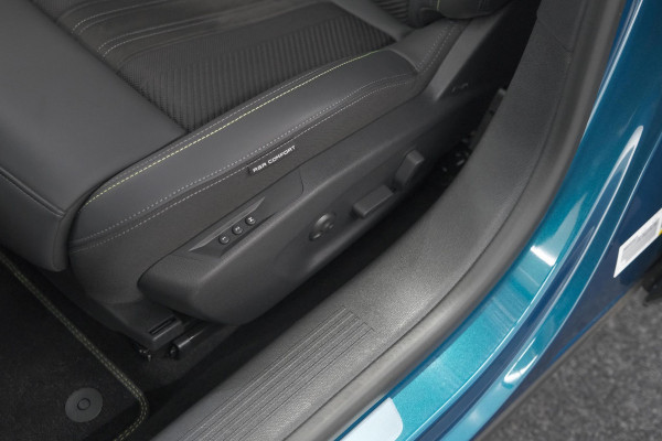 Peugeot 408 PureTech 130 EAT8 GT | 360 Camera | Adaptieve Cruise Control | Elektronische Kofferklep | Apple Carplay